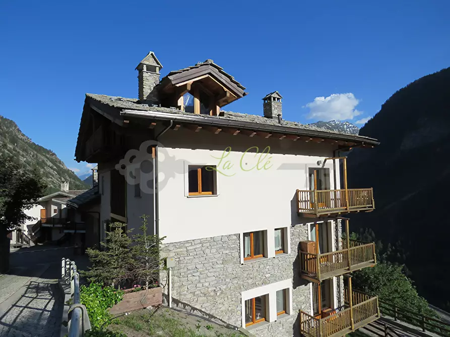Immagine 16 di Trilocale in affitto  a Pre'-Saint-Didier