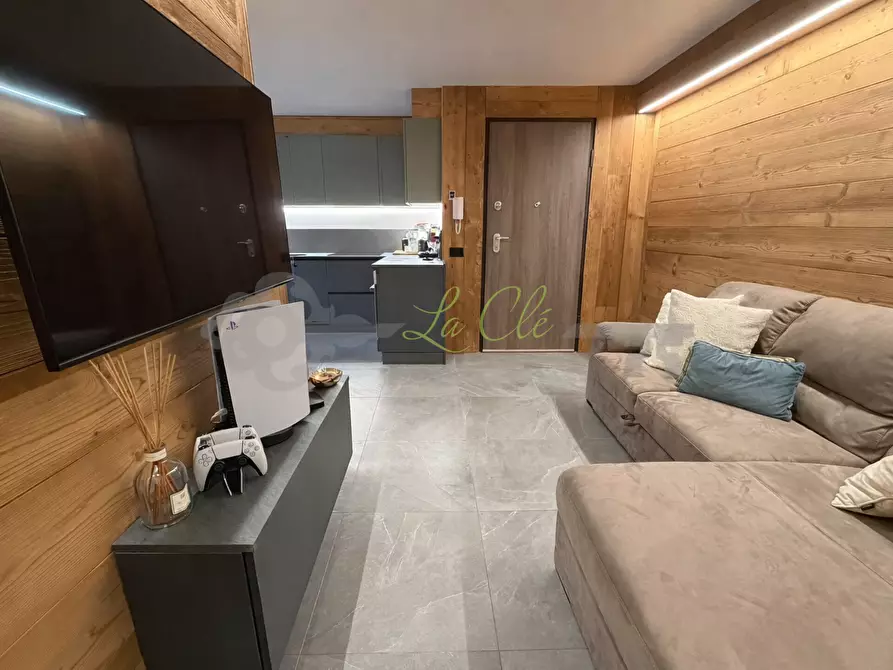 Immagine 4 di Trilocale in vendita  a Courmayeur