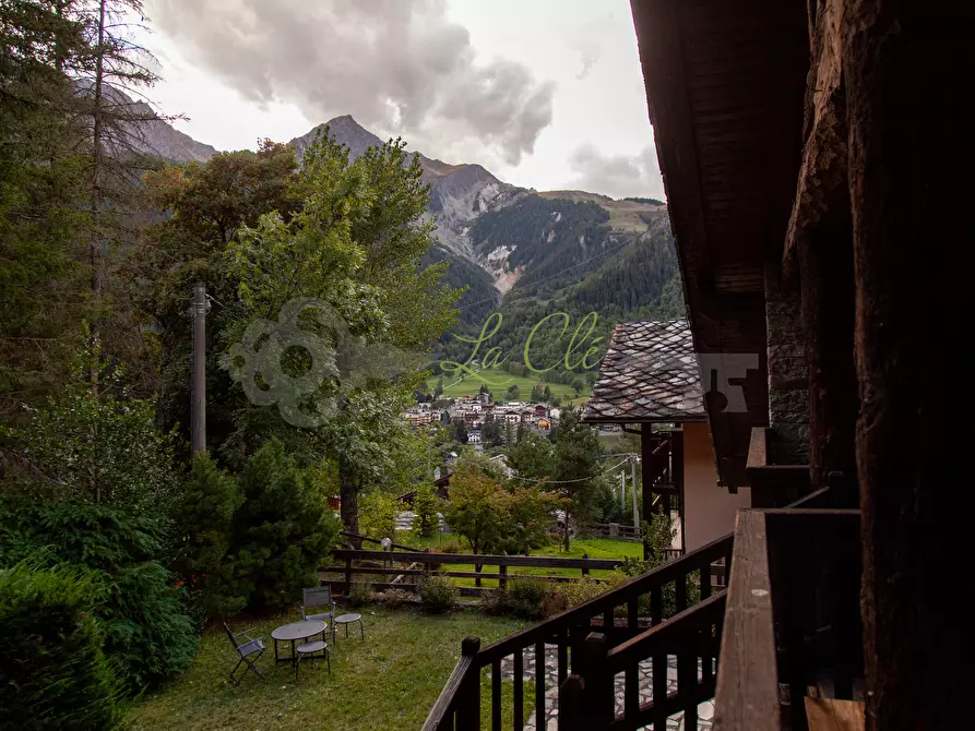 Immagine 22 di Trilocale in affitto  a Courmayeur