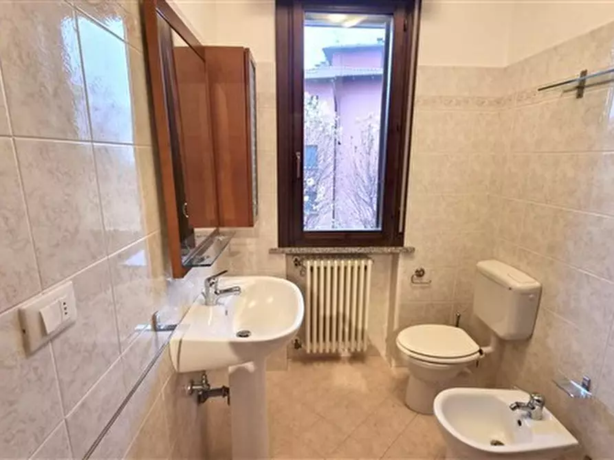 Immagine 17 di Bilocale in vendita  in Strada Val Parma 188 a Parma