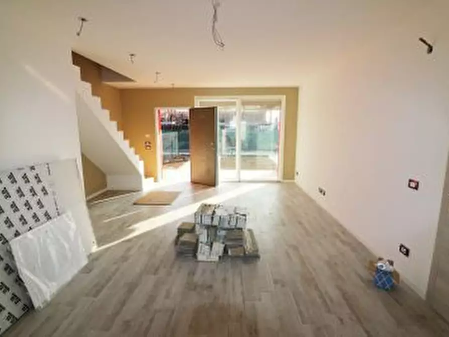 Immagine 1 di Casa bifamiliare in vendita  in Via Gina Romani 15 a Parma