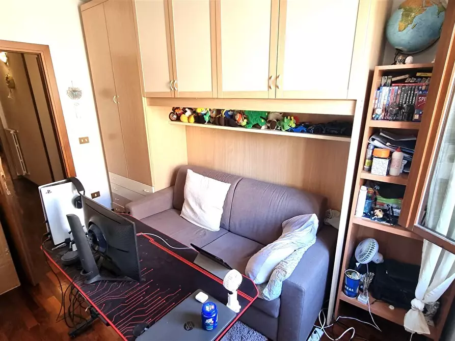 Immagine 11 di Trilocale in vendita  in Strada Val Parma 228 a Parma