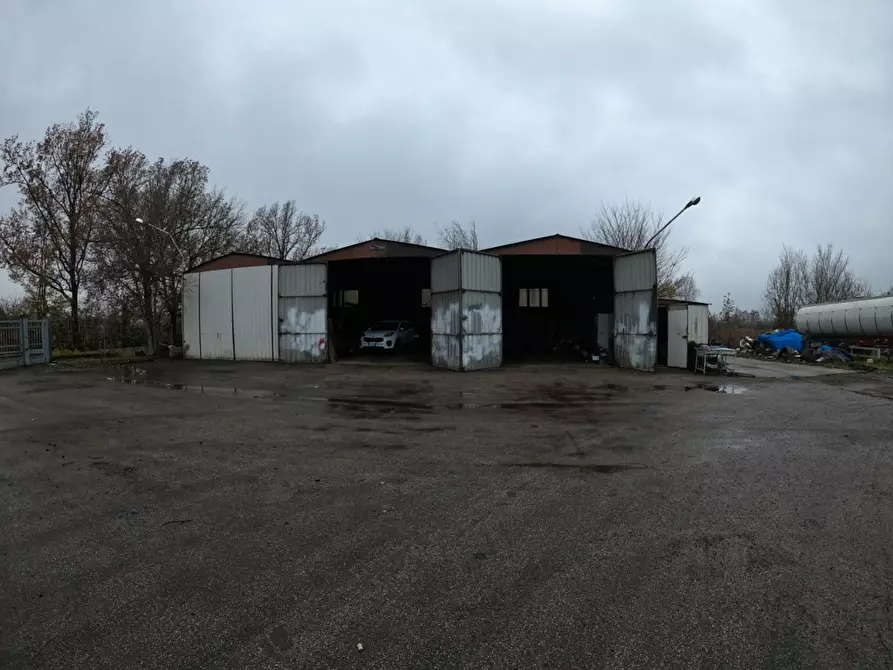 Immagine 8 di Laboratorio in vendita  in via fonte san geminiano 10 a Modena