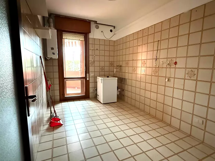 Immagine 4 di Quadrilocale in vendita  a Rovigo