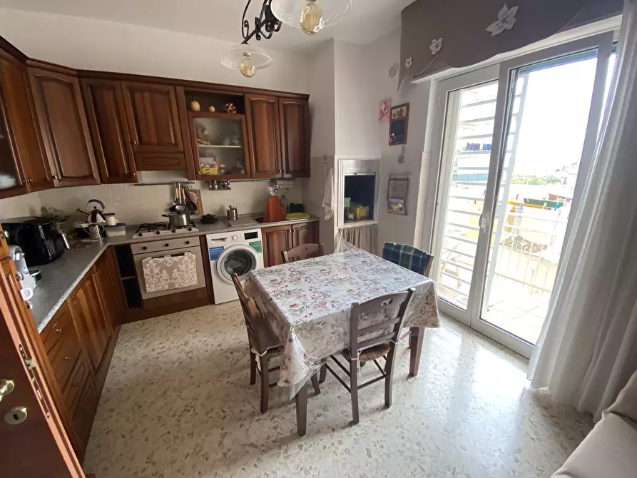 Immagine 3 di Quadrilocale in vendita  in Via Imbriani 10 a Casamassima