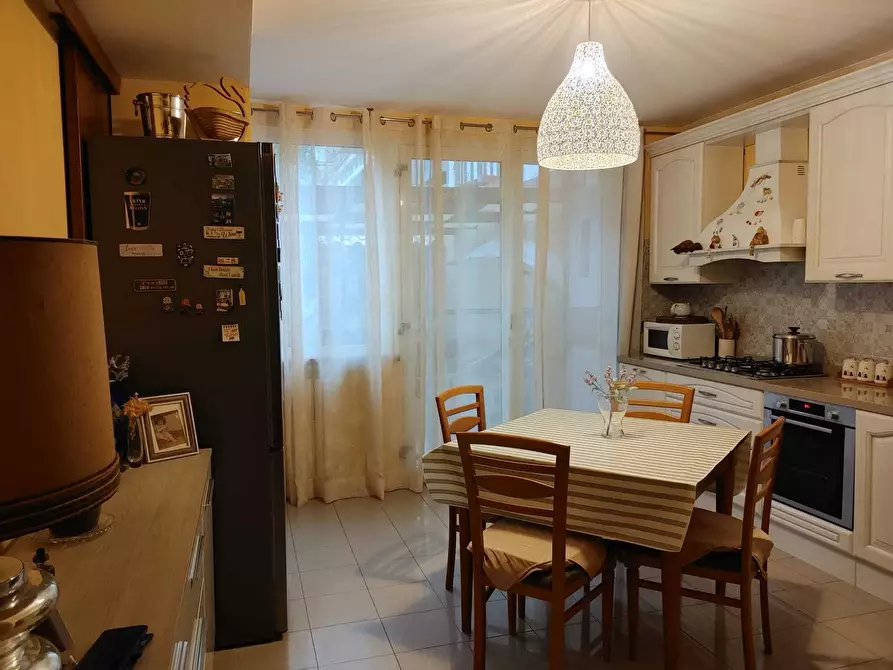 Immagine 43 di Villa in vendita  in Via Angelo Michele Pesce 62 a Casamassima