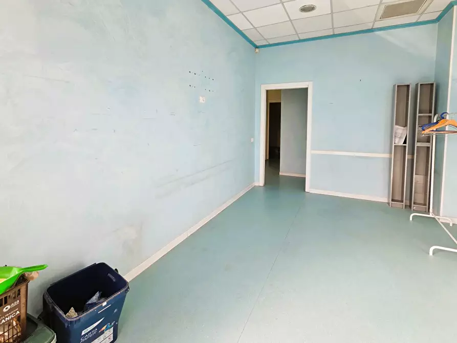 Immagine 17 di Locale commerciale in affitto  in Via Orzinuovi a Brescia