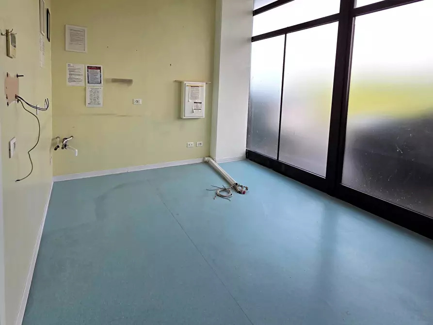 Immagine 4 di Ufficio in vendita  in Via Orzinuovi a Brescia