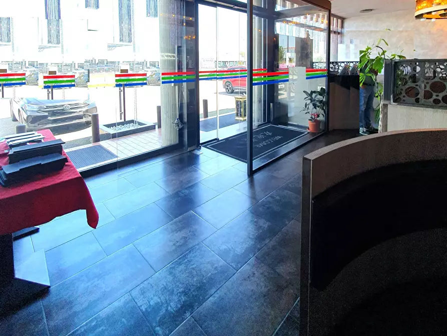 Immagine 5 di Locale commerciale in vendita  in San Zeno Naviglio a San Zeno Naviglio