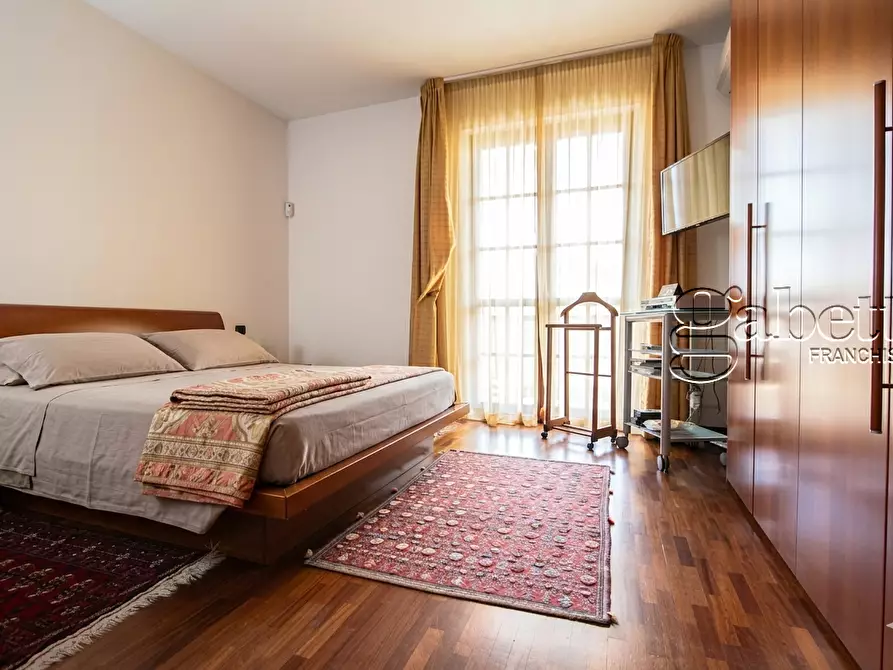 Immagine 20 di Villa in vendita  a Parabiago