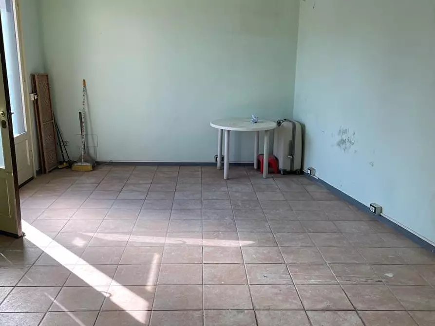 Immagine 3 di Capannone industriale in vendita  in Via Sarzanese a Lucca