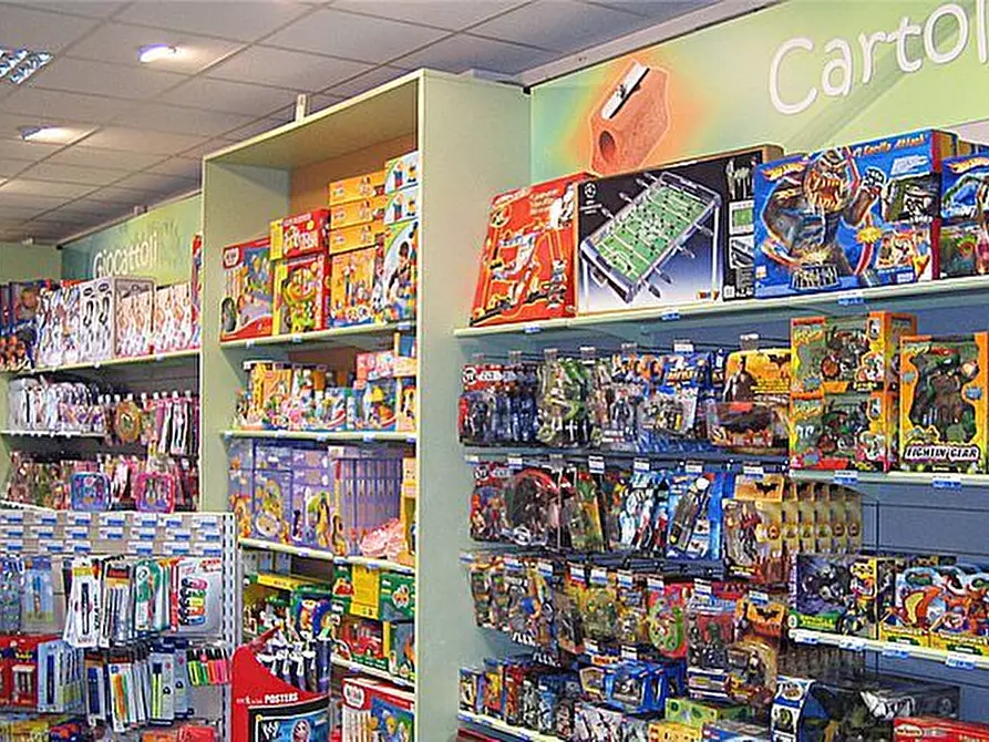 Immagine 4 di Edicola in vendita  in Corte Compagni a Lucca