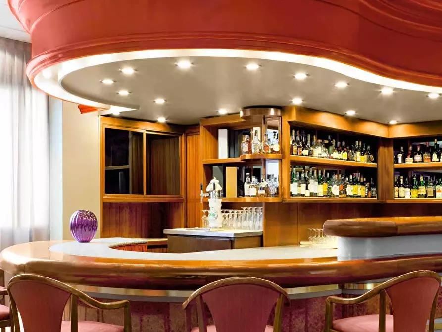 Immagine 2 di Bar / Ristorante in vendita  in Viale Luigi Cadorna a Lucca