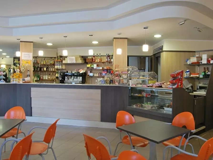 Immagine 4 di Bar / Ristorante in vendita  in Viale Luigi Cadorna a Lucca