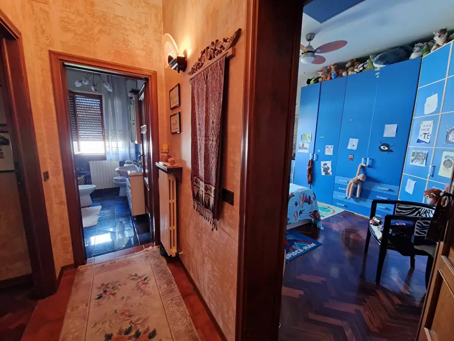 Immagine 11 di Villa in vendita  in Via del Bozzo a Lucca