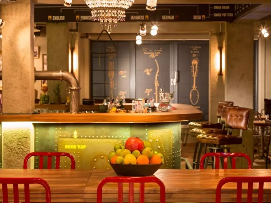 Immagine 8 di Albergo/B&B/Residence in vendita  in de gasperi a Bagni Di Lucca