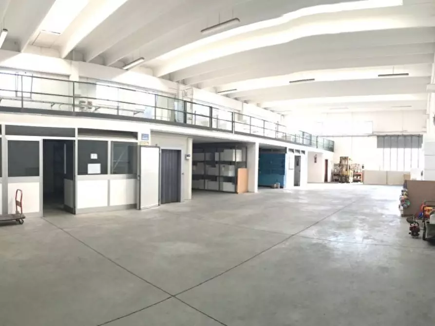 Immagine 5 di Attività artigianale in vendita  in Via Stradone di Camigliano a Capannori