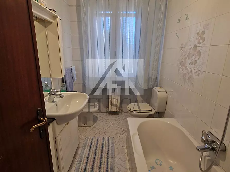 Immagine 8 di Pentalocale in vendita  in Via Don Giorgio Bigongiari a Lucca