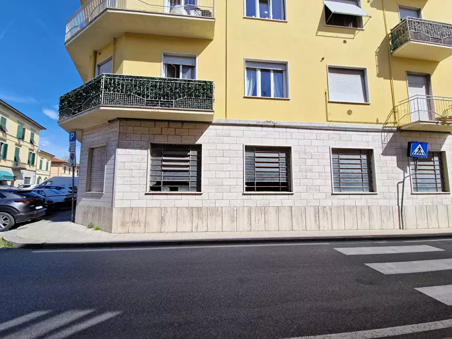 Immagine 15 di Locale commerciale in affitto  in Viale San Concordio a Lucca