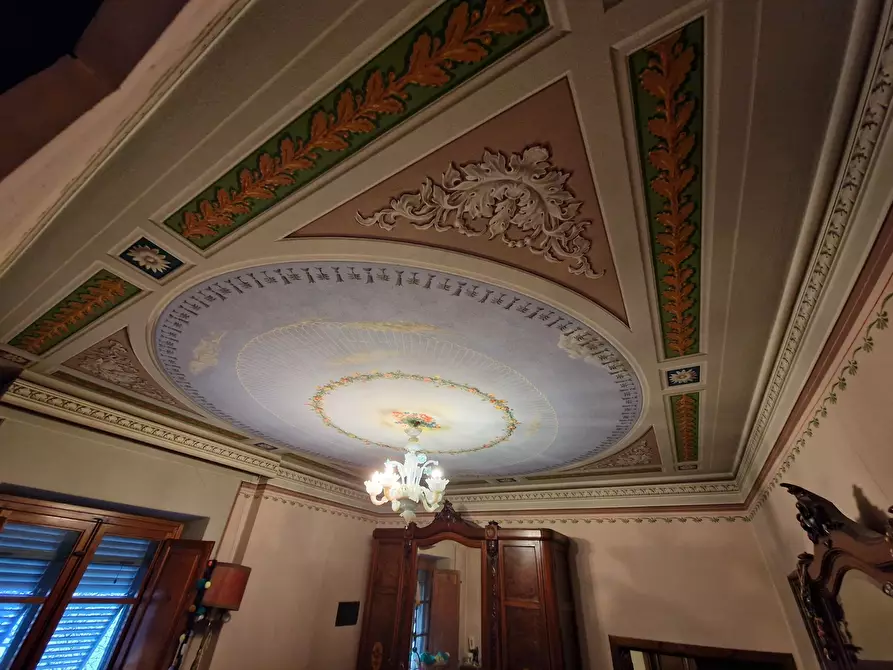 Immagine 26 di Pentalocale in vendita  in piazza san pietro somali a Lucca