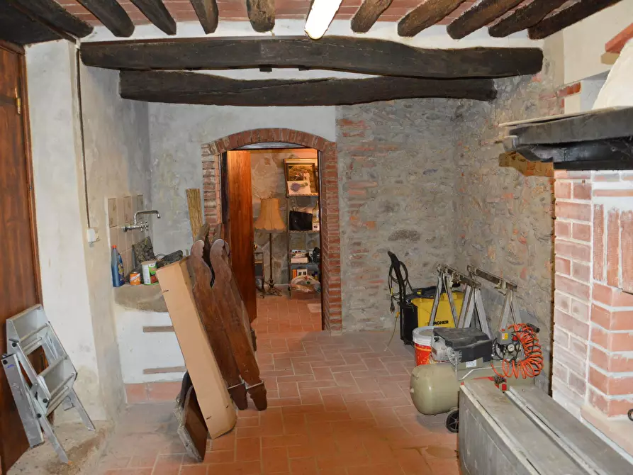 Immagine 37 di Rustico / casale in vendita  in vai elle chiesa a Lucca