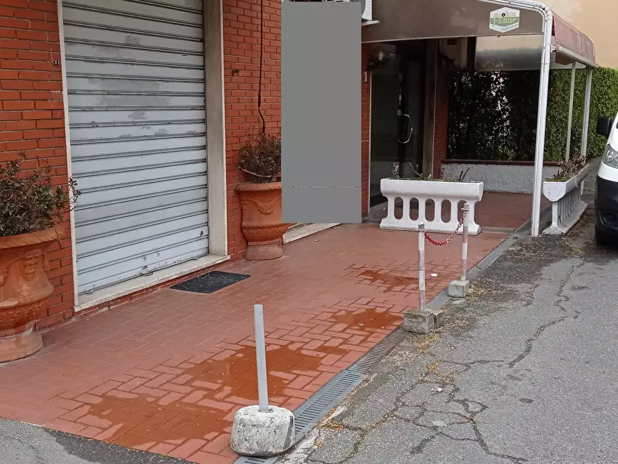 Immagine 26 di Capannone industriale in affitto  in Via Sarzanese a Lucca