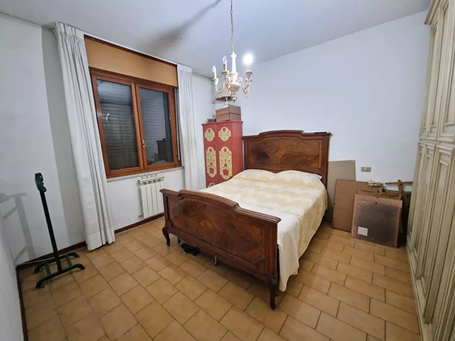 Immagine 15 di Pentalocale in vendita  in Via Giacomo Matteotti 405 a Lucca