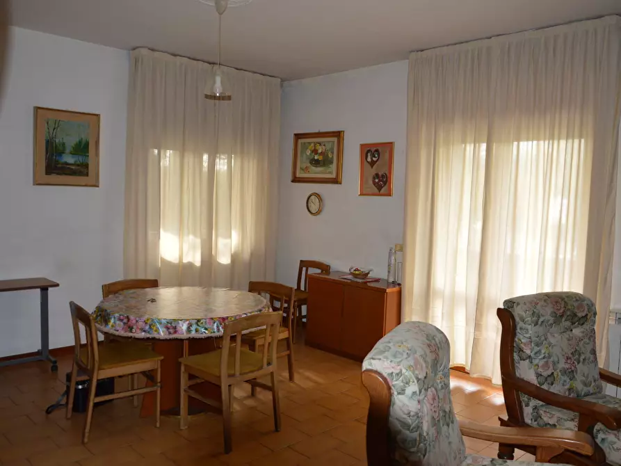 Immagine 14 di Pentalocale in vendita  in Via Giacomo Matteotti 405 a Lucca