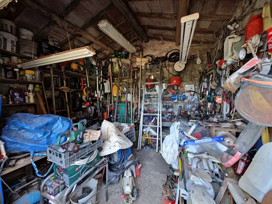 Immagine 70 di Rustico / casale in vendita  in Via Vecchia di Nozzano a Lucca