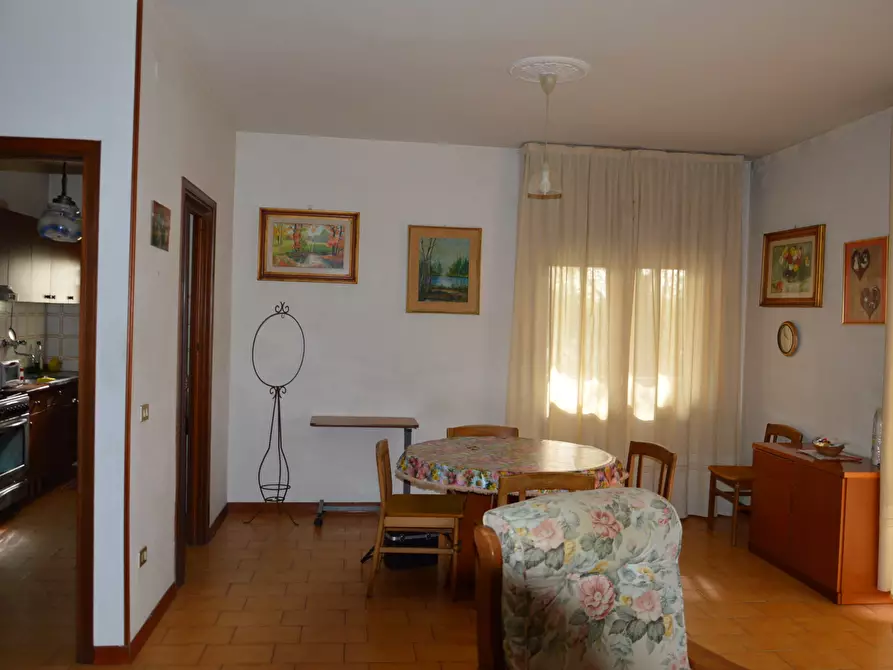 Immagine 12 di Pentalocale in vendita  in Via Giacomo Matteotti 405 a Lucca