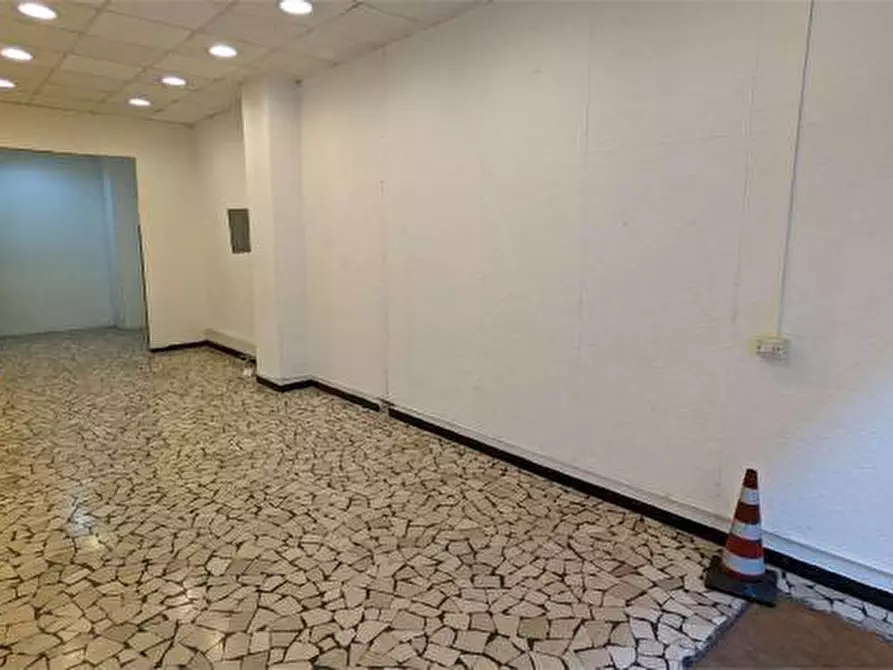 Immagine 5 di Capannone industriale in vendita  in Via Matteo Civitali a Lucca