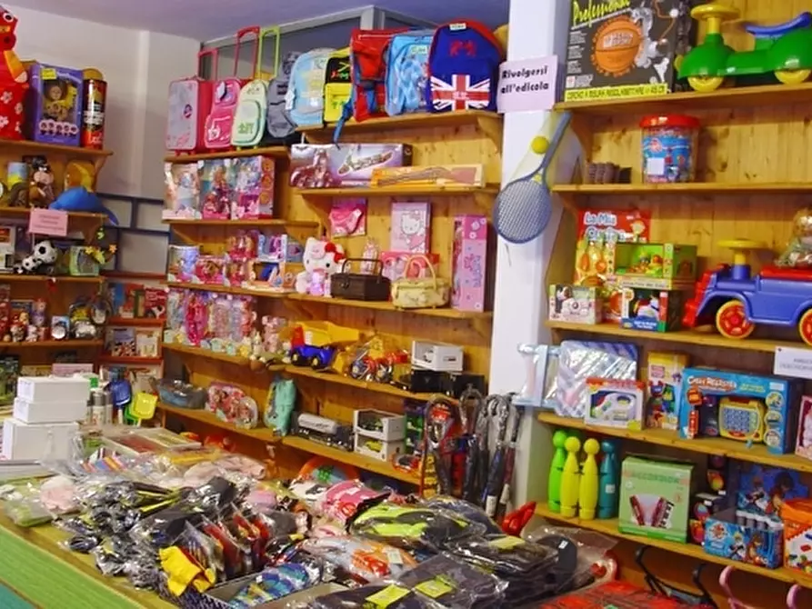 Immagine 6 di Edicola in vendita  in Via santa croce 109 a Lucca