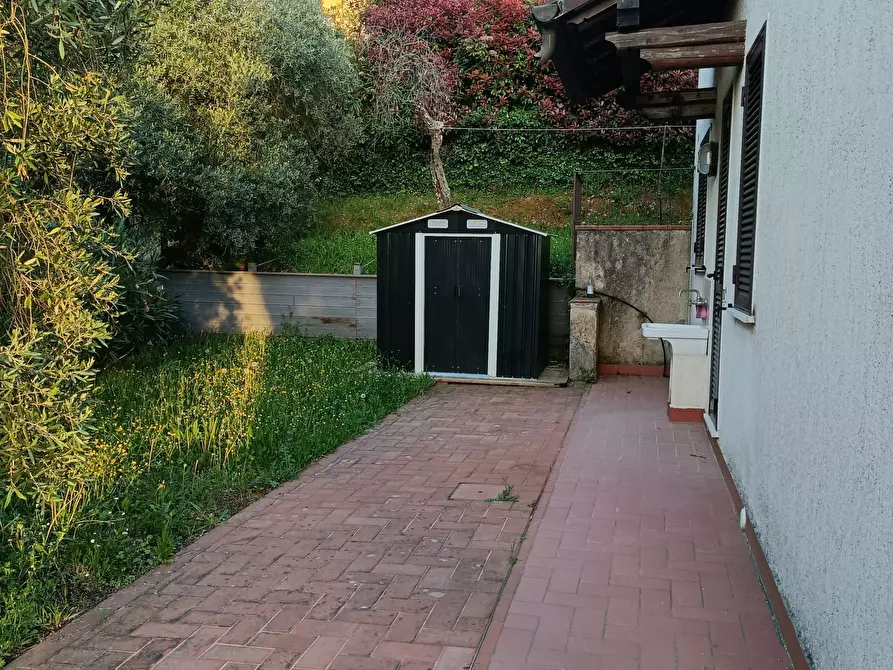 Immagine 5 di Villa in vendita  a Massarosa