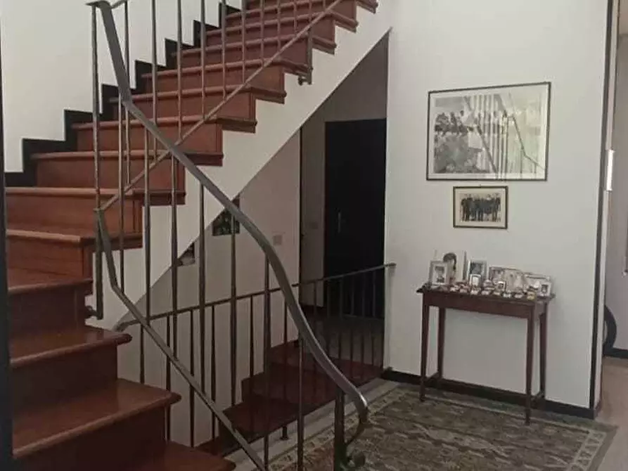 Immagine 3 di Villa in vendita  a Massarosa