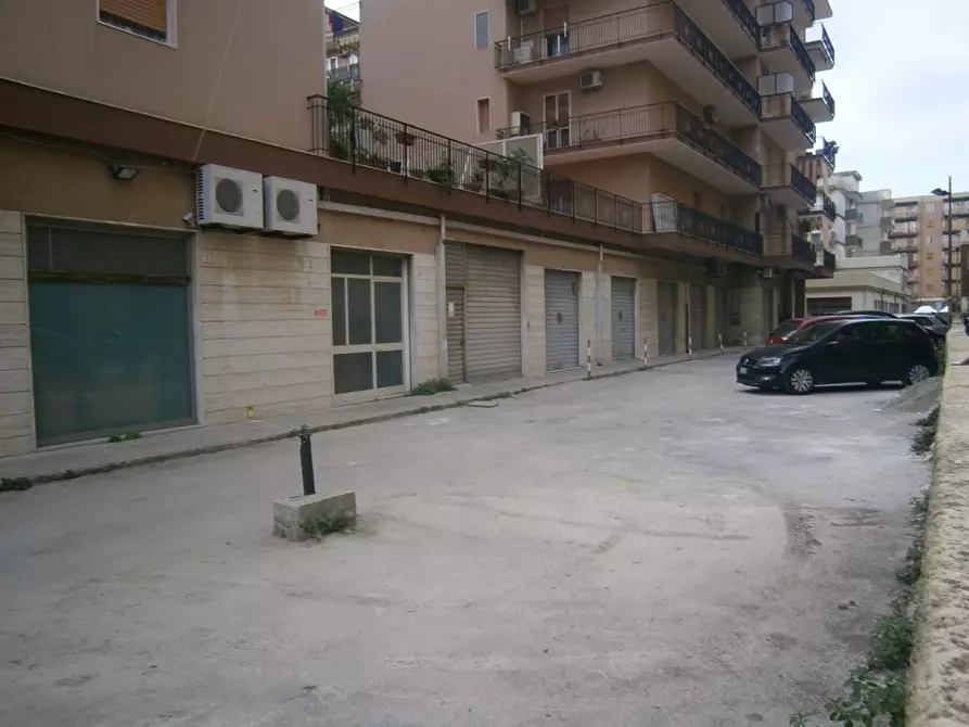 Immagine 3 di Locale commerciale in vendita  a Siracusa