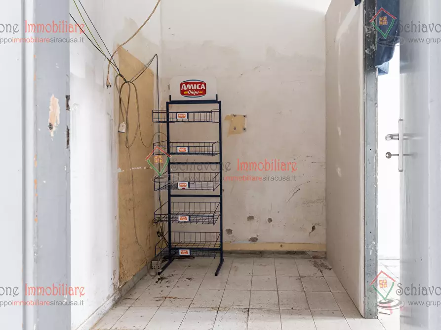 Immagine 6 di Locale commerciale in vendita  a Siracusa