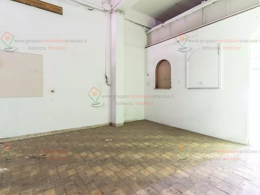 Immagine 6 di Locale commerciale in vendita  a Siracusa