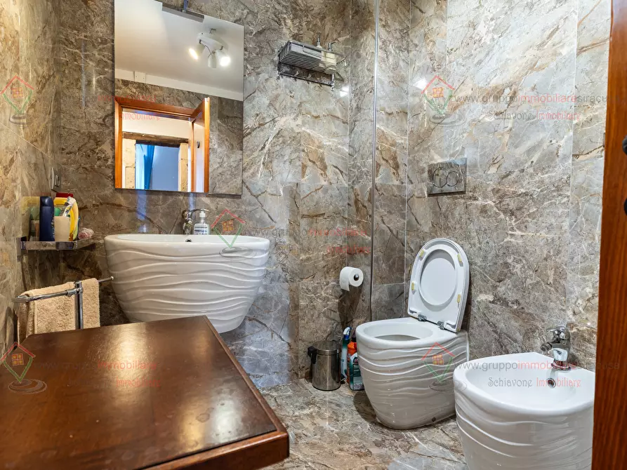 Immagine 11 di Appartamento in vendita  a Siracusa