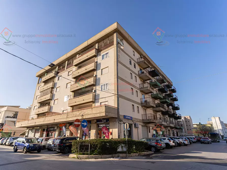 Immagine 28 di Pentalocale in vendita  a Floridia