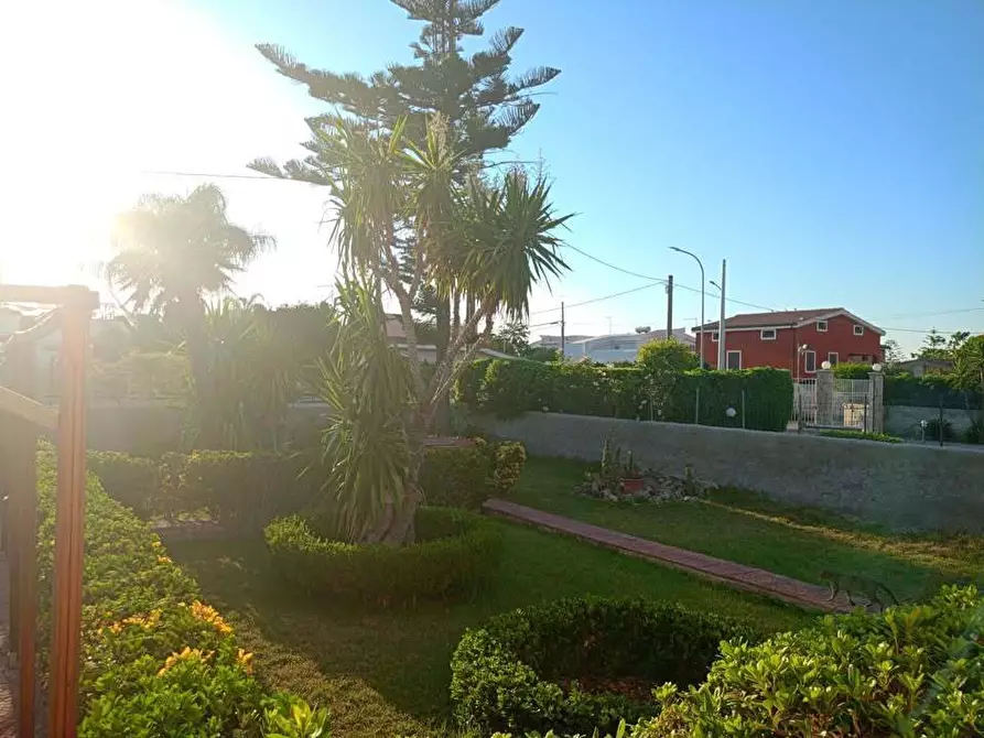 Immagine 2 di Villa in vendita  a Siracusa