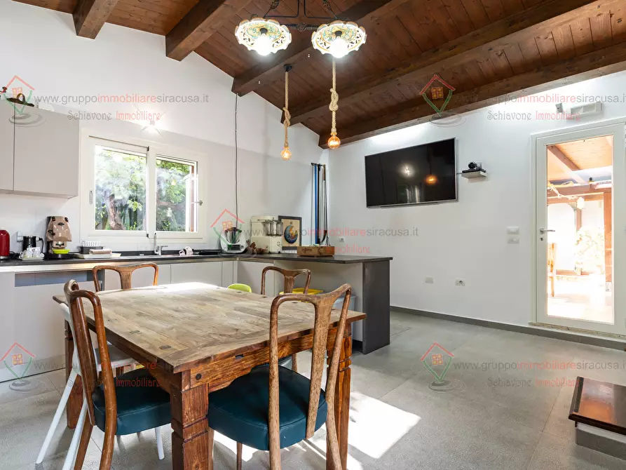 Immagine 49 di Villa in vendita  a Siracusa