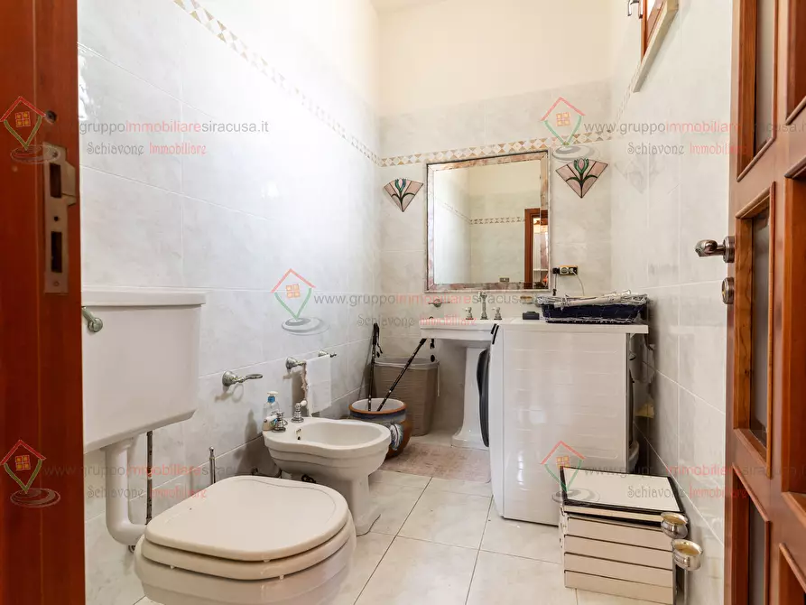 Immagine 6 di Villa in vendita  a Siracusa