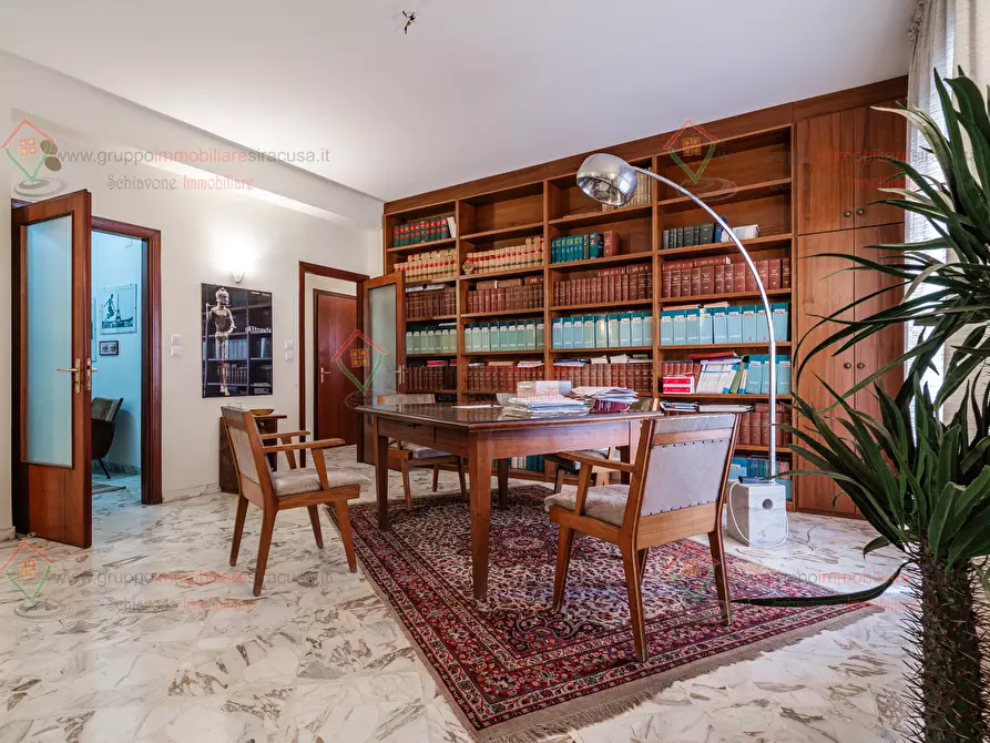 Immagine 8 di Pentalocale in affitto  a Siracusa