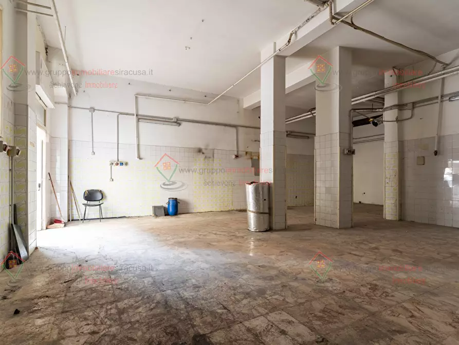 Immagine 5 di Locale commerciale in vendita  a Siracusa