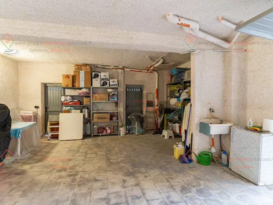 Immagine 35 di Trilocale in vendita  a Siracusa