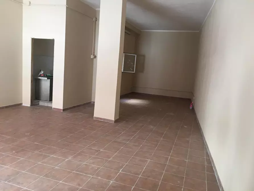 Immagine 3 di Locale commerciale in affitto  a Siracusa