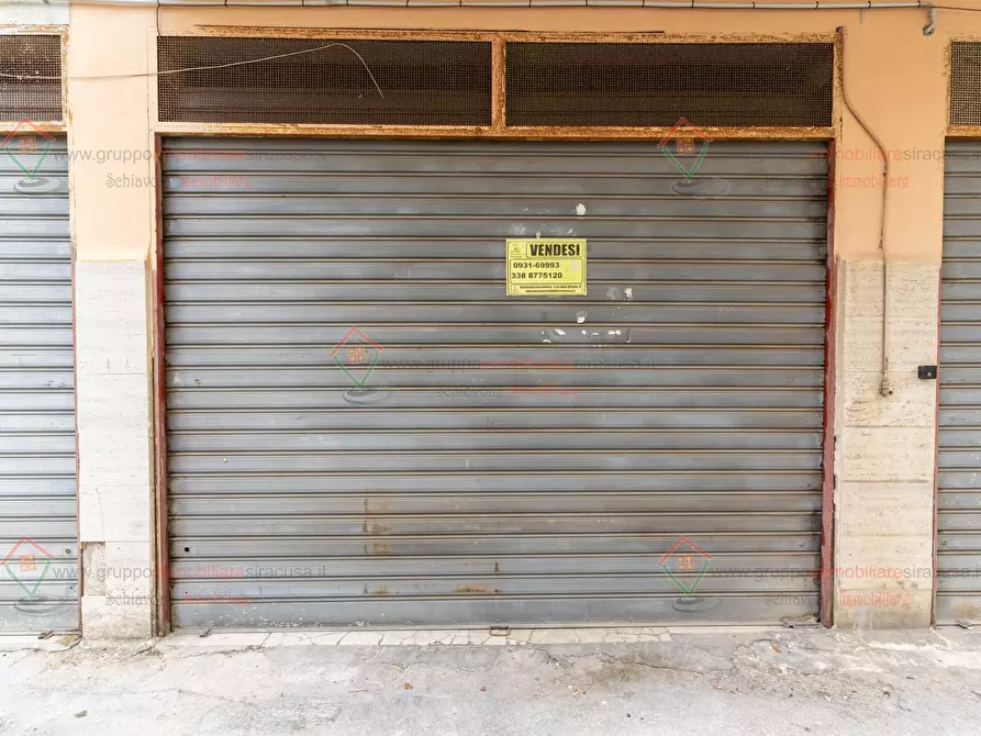 Immagine 9 di Garage in vendita  a Siracusa