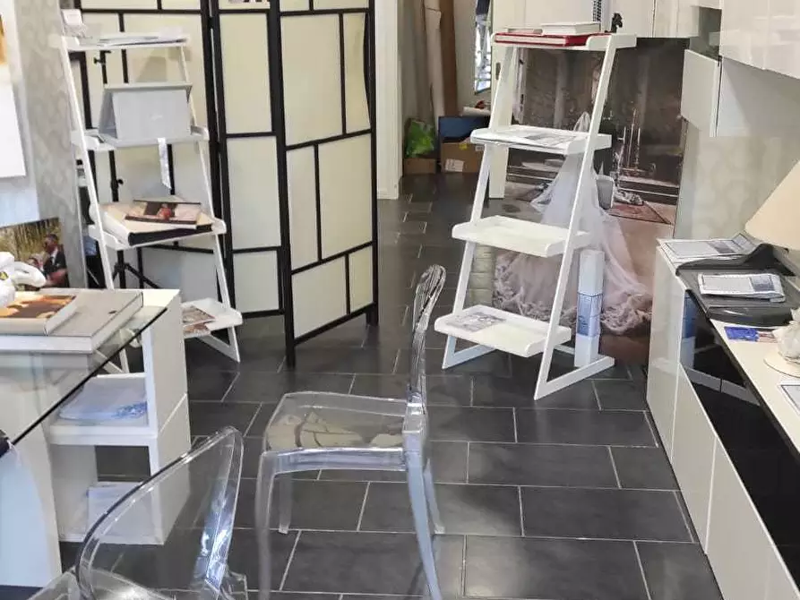 Immagine 8 di Locale commerciale in affitto  a Siracusa