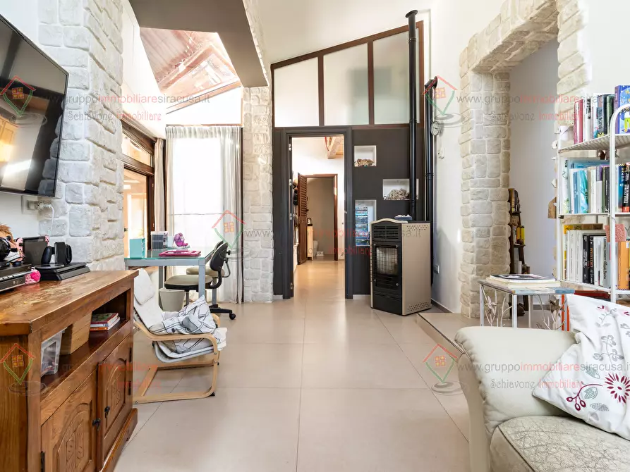 Immagine 43 di Villa in vendita  a Siracusa