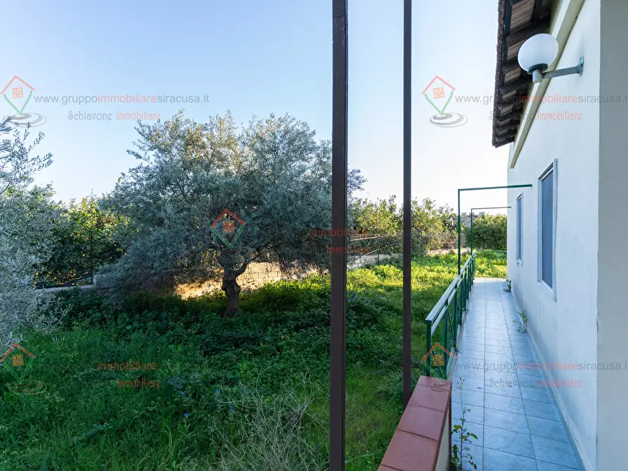 Immagine 27 di Villa in vendita  a Siracusa